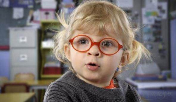 镜匠人提醒青少年矫正视力要趁早，误区太多害人不浅！