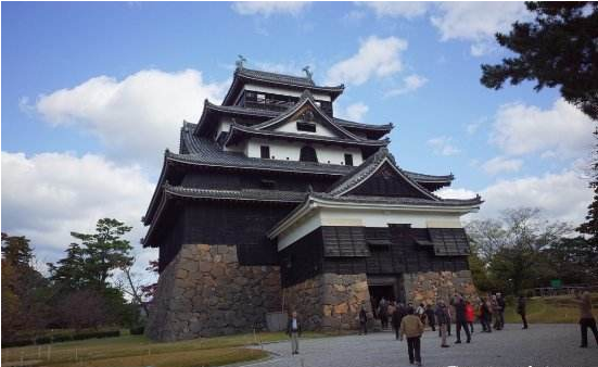 奇闻！日本寺庙为眼镜做“法事”？