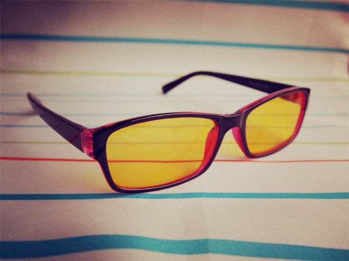 双11防蓝光眼镜大卖，镜匠人提醒切勿乱买！