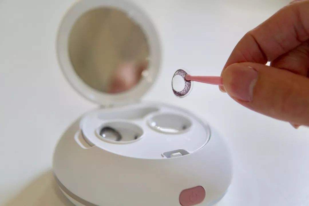 孕期戴隐形眼镜，这些危害不容忽视。