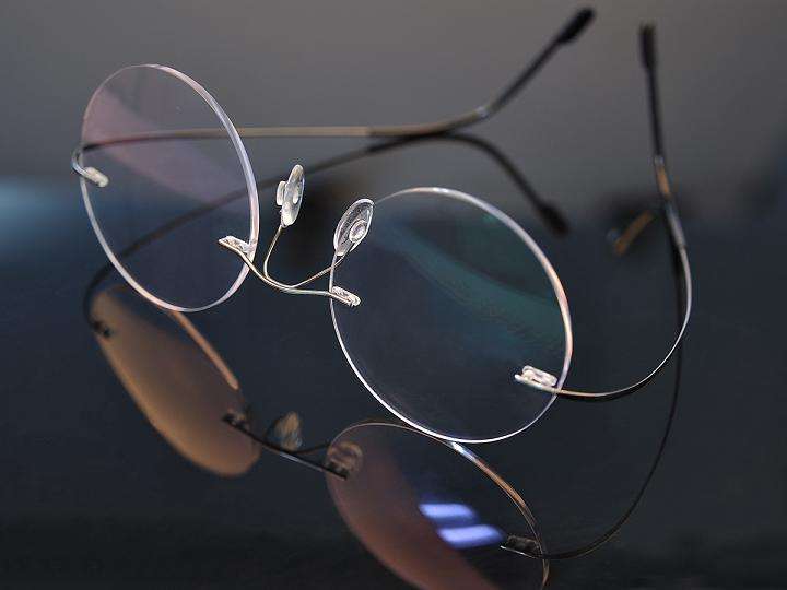 网购眼镜很危险！不合格率超六成！