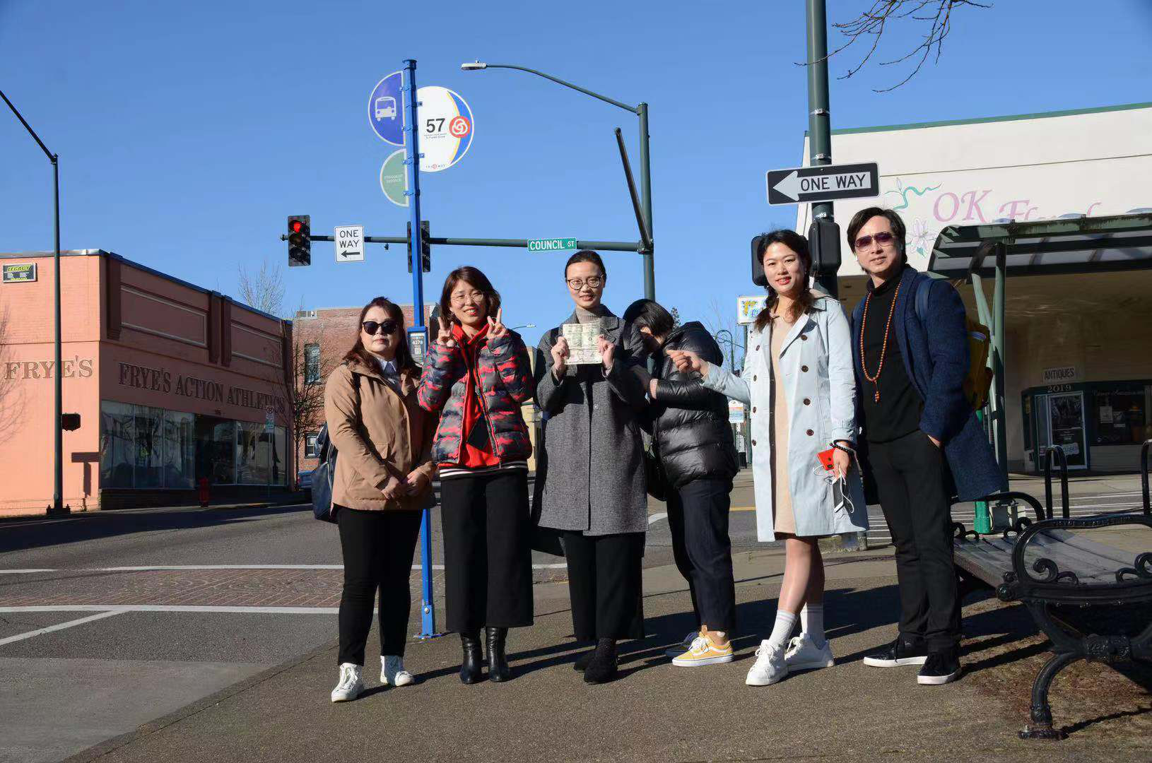 内江眼镜品牌：周而复始长技艺，取长补短耀视光。