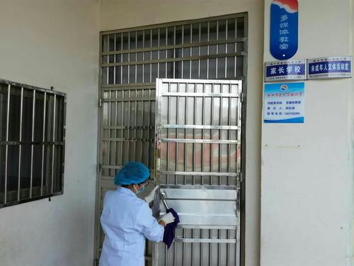 小心！门把手也可传染病毒