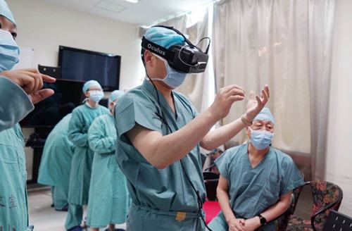 VR技术走进脑科手术