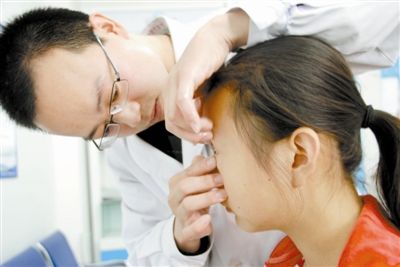 佩戴OK镜后视力一定达到1.0吗？只能戴到18岁吗？